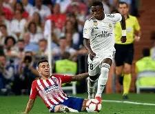 维尼修斯开场5分钟连进两球，那不勒斯防线形同虚设！的简单介绍