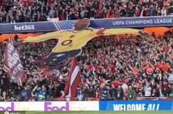 国安赛前列队欢迎姆巴佩，尊重对手尽显风度！的简单介绍